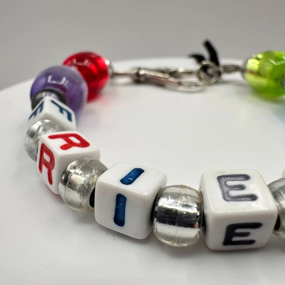 Vintage Y2K Friends Cube Bracelet Acrylic Beaded Silver Tone Women's Jewelry 90s
